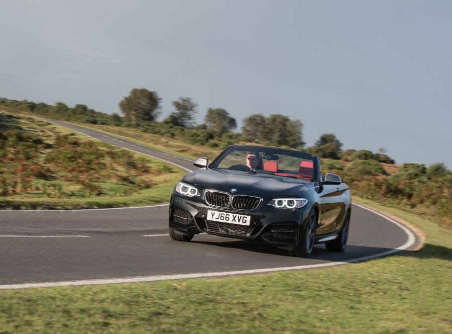  BMW M240i Convertible 2016 года  (UK) (фото 14 из 21)